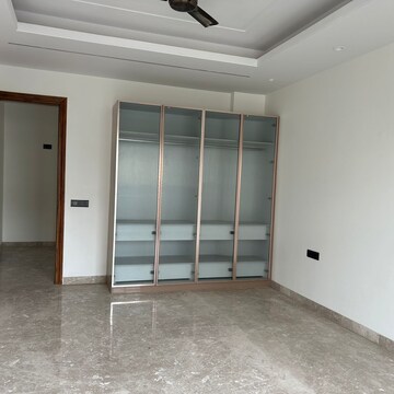 Room in 4 BHK Builder Floor at Emaar Emrald Floors Select, Sector 65 – for Sale