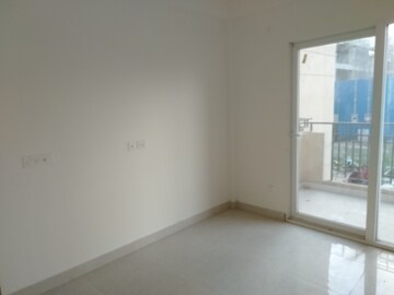 Room in 2 BHK Apartment at Signature Global Orchard Avenue, Sector 93 – for Sale