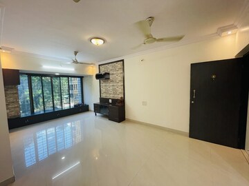 Living Room in 2.5 BHK Apartment at Veena Saaz, Kandivali East – for Sale