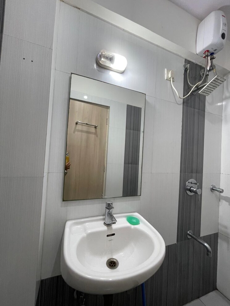 Bathroom, panchsheel-chs-amboli 2 Bedroom 640 Sq.Ft. Apartment In Amboli Mumbai 7283394