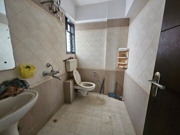 Bathroom in 3 BHK Apartment at Ekta Meadows, Borivali East – for Sale