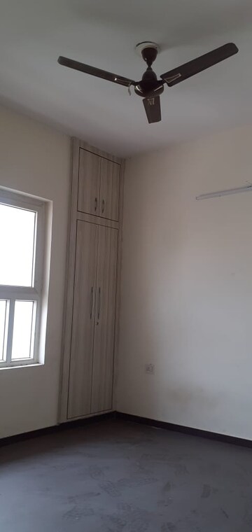 Room in 3 BHK Builder Floor at BPTP Parkland, Sector 75 – for Sale