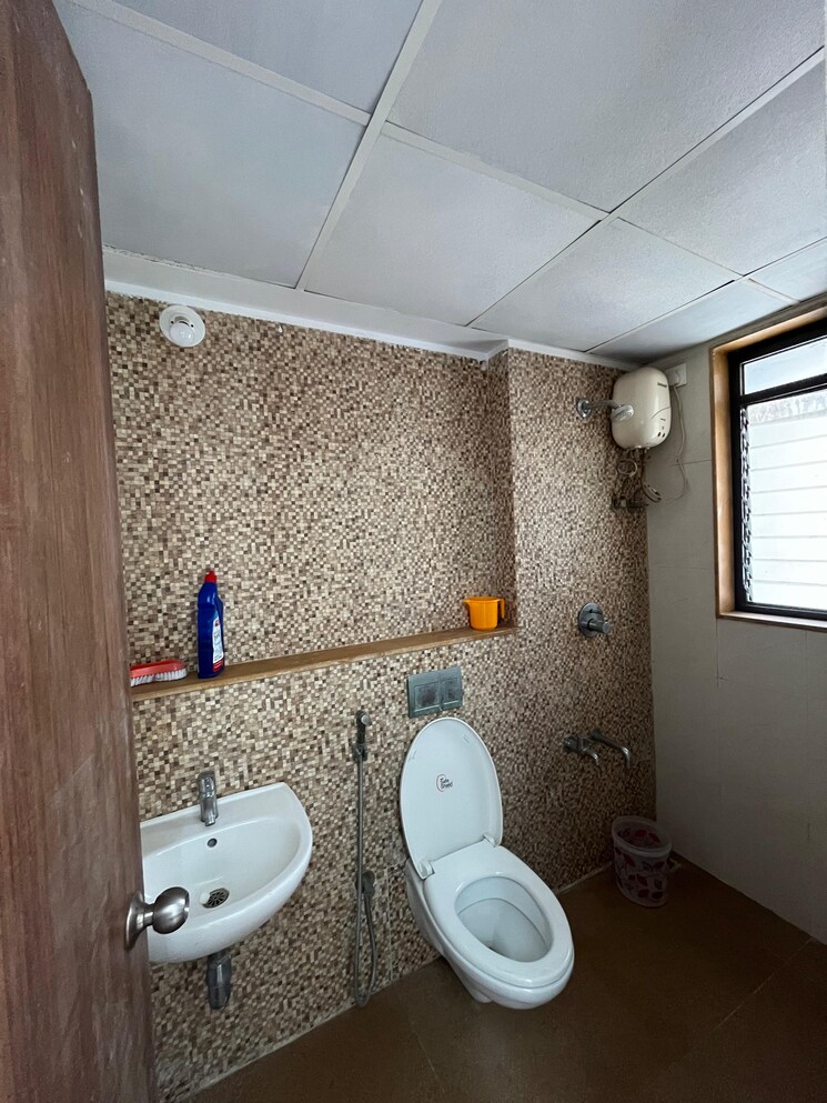 Bathroom, lodha-palava-urbano-d-and-e 3 Bedroom 13000 Sq.Ft. Apartment In Dombivli East Thane 7283348