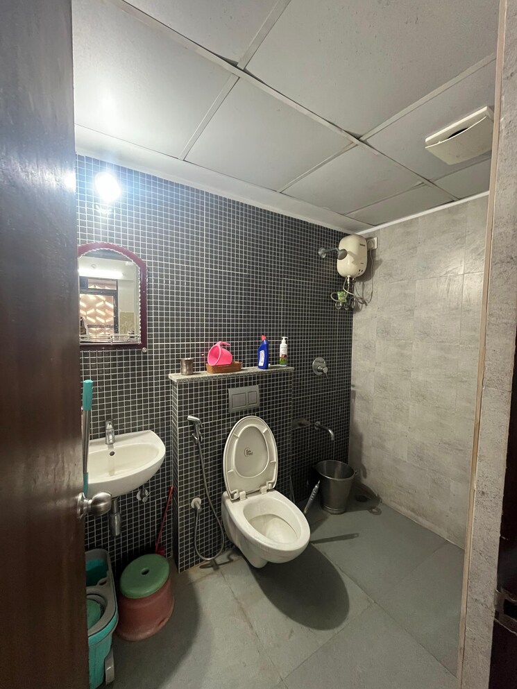 Bathroom, lodha-palava-urbano-d-and-e 3 Bedroom 13000 Sq.Ft. Apartment In Dombivli East Thane 7283348