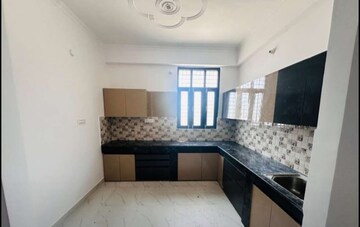Kitchen in 3 BHK Apartment at Parsvnath Green Ville, Sector 48 – for Sale
