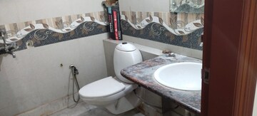 Bathroom in 3 BHK Apartment at Parsvnath Green Ville, Sector 48 – for Sale