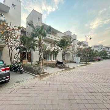 3 BHK Builder Floor For Sale in BPTP Amstoria, Sector 102