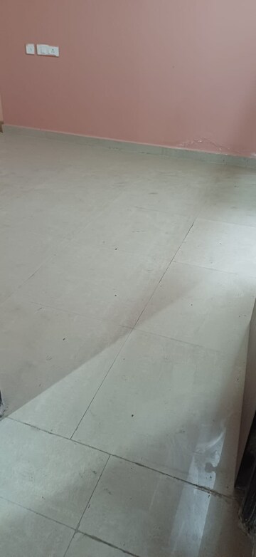 Room in 1.5 BHK Apartment at Man Opus, Mira Road – for Sale
