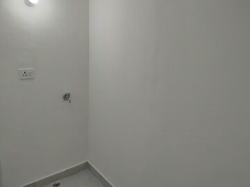 Furnished Amenities in 3.5 BHK Apartment at Sector 22 Dwarka – for Sale