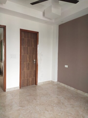 Room in 3 BHK Builder Floor at BPTP Park Elite Floors, Sector 85 – for Sale