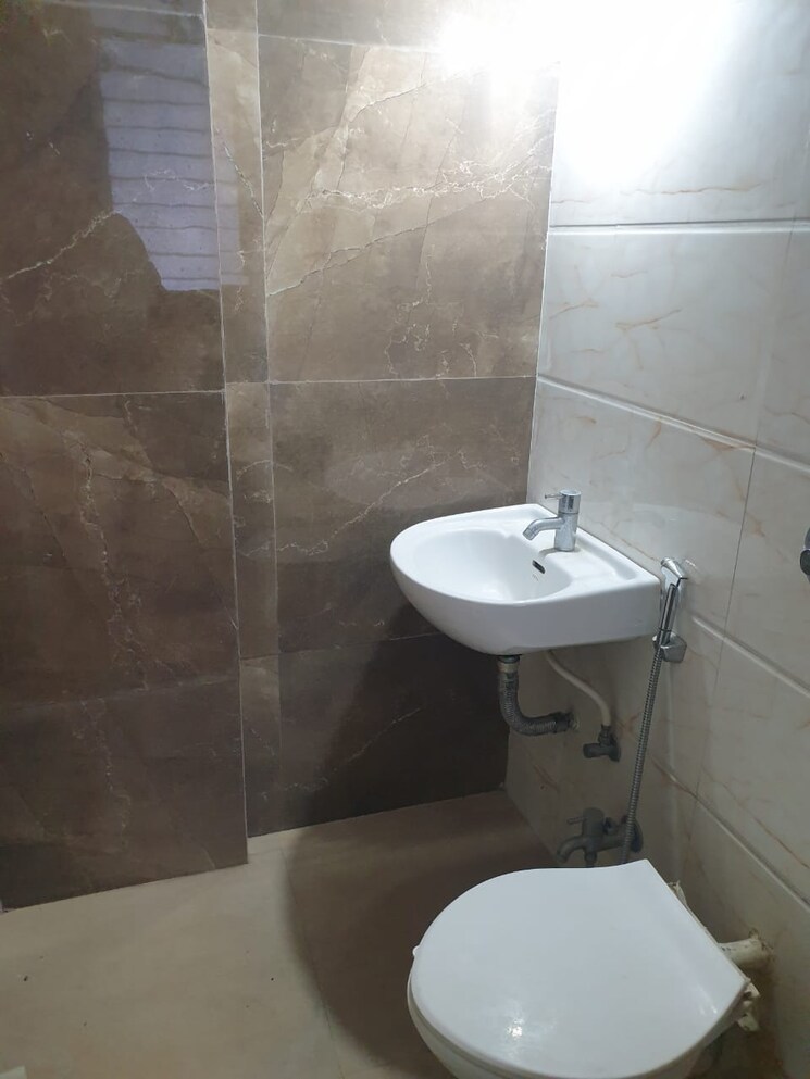 Bathroom, vtp-leonara 2 Bedroom 806 Sq.Ft. Apartment In Mahalunge Pune 7285114