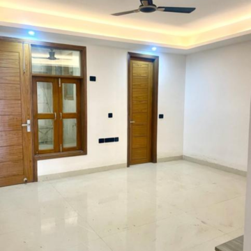 Room in 2 BHK Builder Floor at Panchsheel Vihar – for Sale