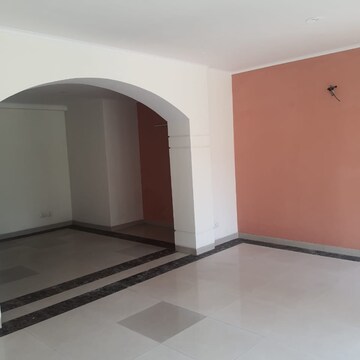 Room in 4 BHK Villa at Sushant Lok Iii – for Sale