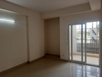 Room in 3 BHK Apartment at Kumar Imperial Greens, Sector 16 Greater Noida – for Sale