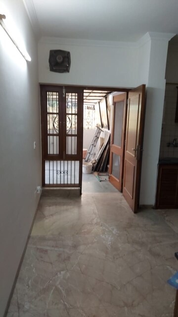 Room in 3 BHK Apartment at Vasant Kunj – for Sale