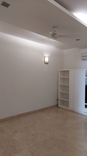 Room in 3 BHK Apartment at Vasant Kunj – for Sale