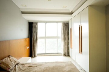 Room in 3 BHK Apartment at Sarona – for Sale