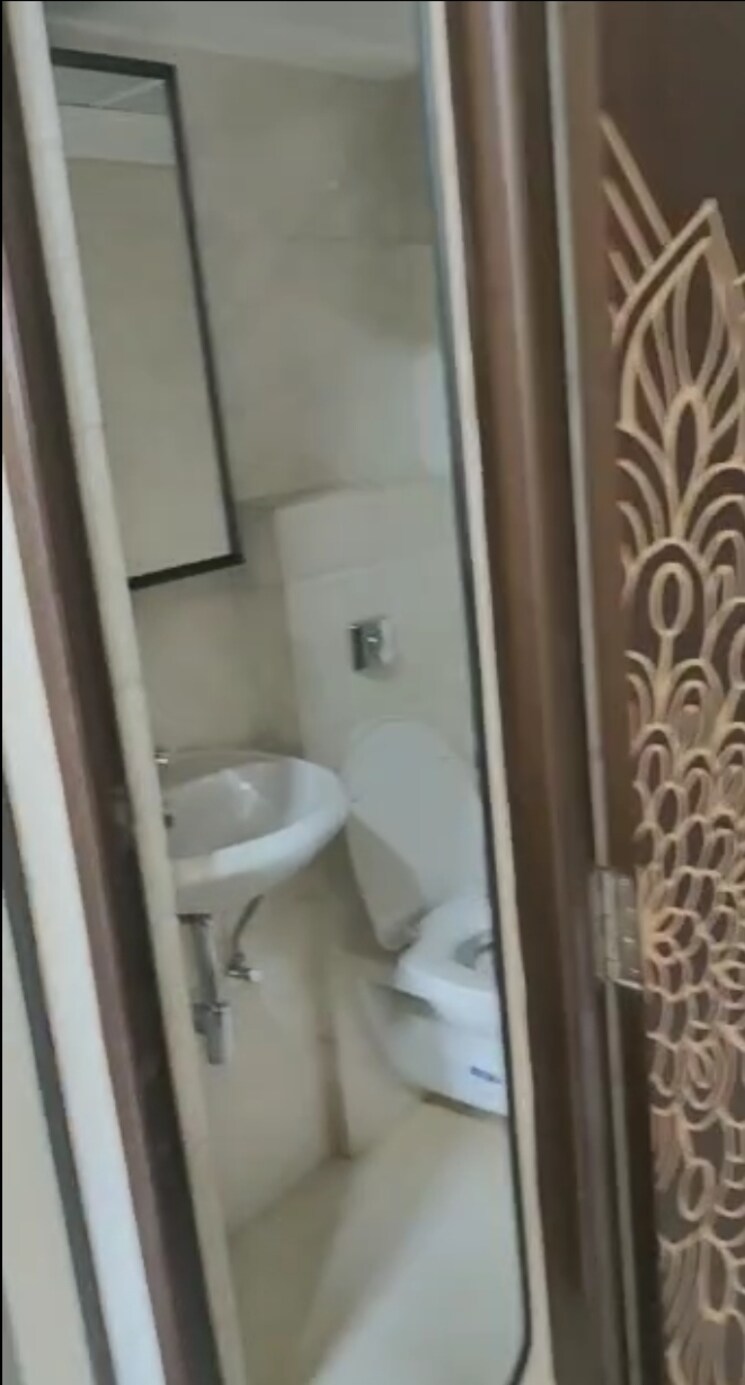Bathroom, vaibhavlaxmi-queens-avenue 1 Bedroom 400 Sq.Ft. Apartment In Chembur Mumbai 7286248