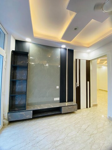 Furnished Amenities in 4 BHK Builder Floor at Nawada – for Sale