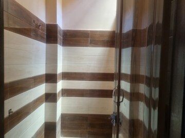 Attached Bathroom in 1 BHK Independent House at Ansal Sushant City I – for Sale
