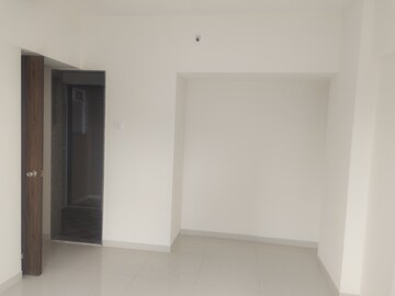 Room in 1 BHK Apartment at Anant Metropolis Aquaris Phase 2, Kasarvadavali – for Sale