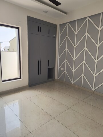 Room in 3.5 BHK Independent House at Kulhan – for Sale