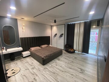 Bedroom in 3 BHK Builder Floor at Rps Palms, Sector 88 – for Sale