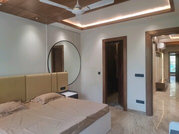 Building Lobby in 4 BHK Builder Floor at Ansal Sushant Lok I, Sector 43 – for Sale