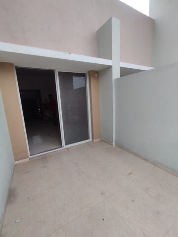 Room in 3 BHK Apartment at Manish Nagar – for Sale
