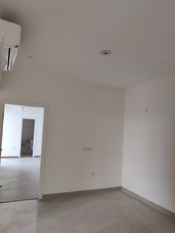 Room in 3.5 BHK Apartment at Emaar Imperial Gardens, Sector 102 – for Sale