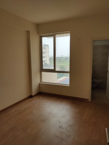 Room in 3.5 BHK Apartment at Emaar Imperial Gardens, Sector 102 – for Sale