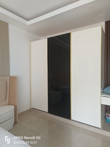 Room in 6+ BHK Independent House at RWA Apartments Sector 52, Sector 52 – for Sale