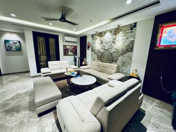 Master Bedroom in 3.5 BHK Builder Floor at Dwarka – for Sale