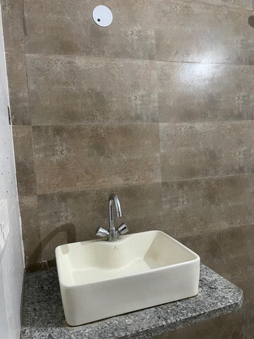 Bathroom in 3 BHK Builder Floor at Palam Vyapar Kendra, Sector 2 – for Sale