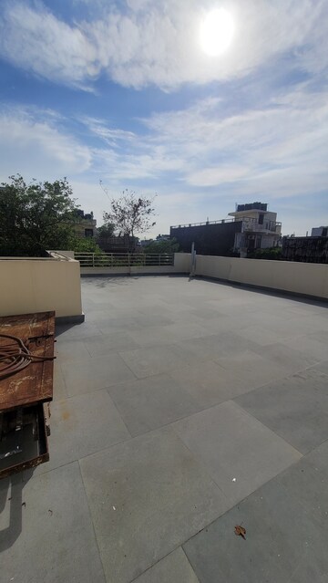 Terrace in 2 BHK Builder Floor at Dilshad Garden – for Sale