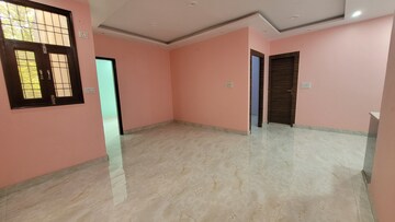 Room in 2 BHK Builder Floor at Dilshad Garden – for Sale