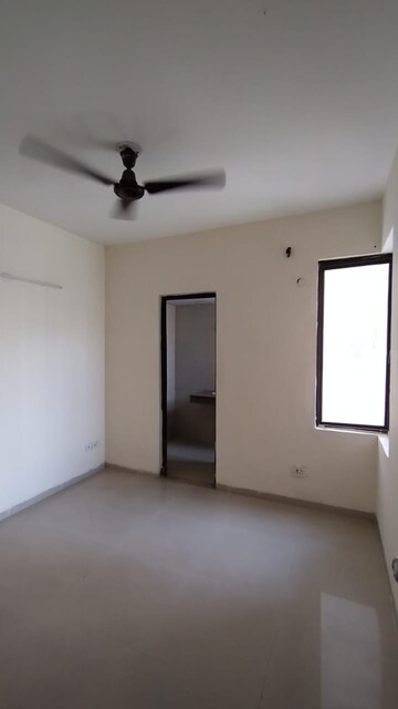 Room in 2 BHK Apartment at Logix Blossom County, Sector 137 – for Sale