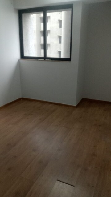 Room in 2.5 BHK Apartment at Lodha Downtown, Dombivli East – for Sale