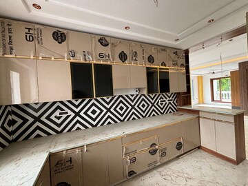 Master Bedroom in 3 BHK Builder Floor at BPTP Parkland Pride, Sector 77 – for Sale