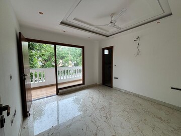 Room in 3 BHK Builder Floor at BPTP Parkland Pride, Sector 77 – for Sale