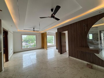 Room in 3 BHK Builder Floor at BPTP Parkland Pride, Sector 77 – for Sale