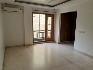 Room in 4 BHK Builder Floor at Safdarjung Development Area – for Sale