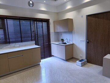 Room in 3 BHK Apartment at Suncity Vatsal Valley, Gwal Pahari – for Sale