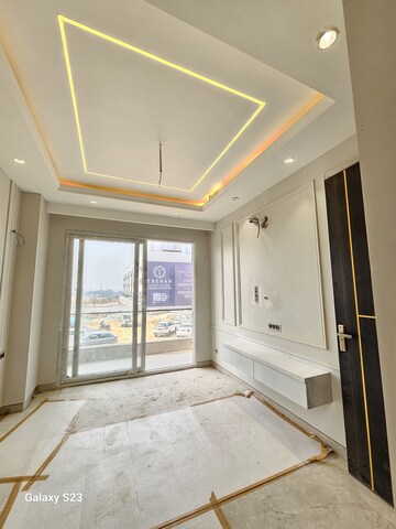 Building Lobby in 3 BHK Builder Floor at Signature Global Park 4 and 5, Sohna Sector 36 – for Sale