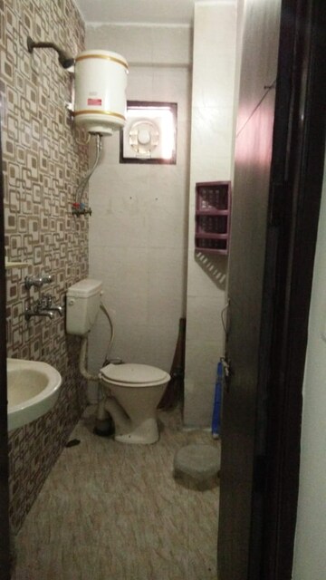 Bathroom in 1 BHK Builder Floor at Mahavir Enclave – for Sale