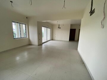 Room in 2 BHK Apartment at Aaditri Everest, Ameenpur – for Sale