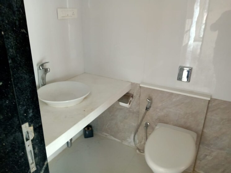 Bathroom, kamala-khandelwal-apartments 3 Bedroom 2150 Sq.Ft. Apartment In Khar West Mumbai 7289469