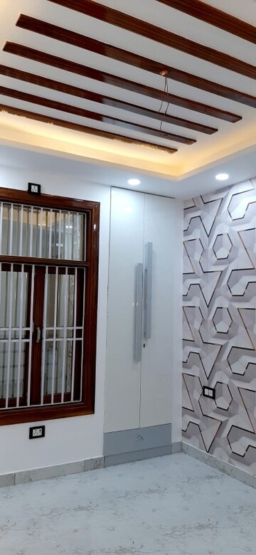 Building Lobby in 1 BHK Builder Floor at Dwarka Mor – for Sale