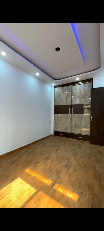 Room in 3 BHK Builder Floor at Mahavir Enclave 1 – for Sale
