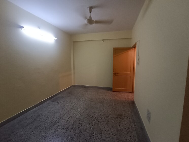 Room, boring road 2 Bedroom 1050 Sq.Ft. Apartment In Boring Road Patna 7290257